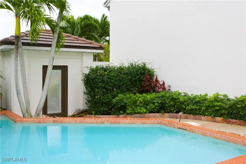 1136 6th Street S Naples FL 34102