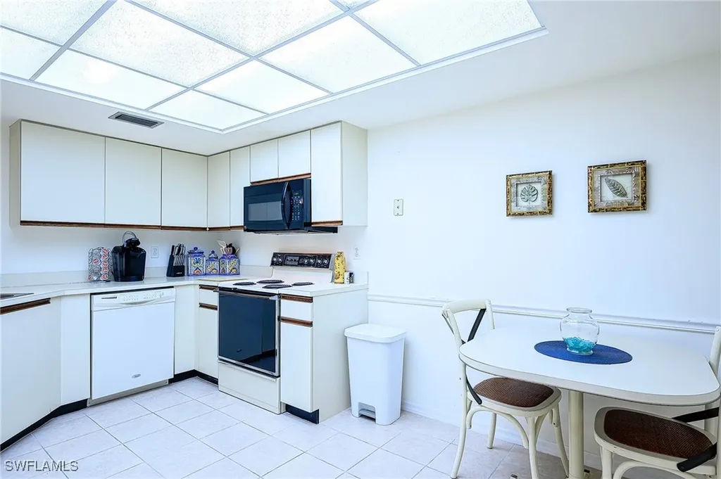 565 Beachwalk Circle Naples FL 34108