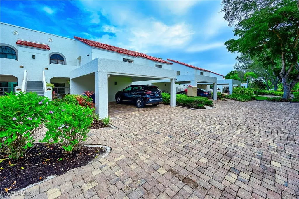 565 Beachwalk Circle Naples FL 34108