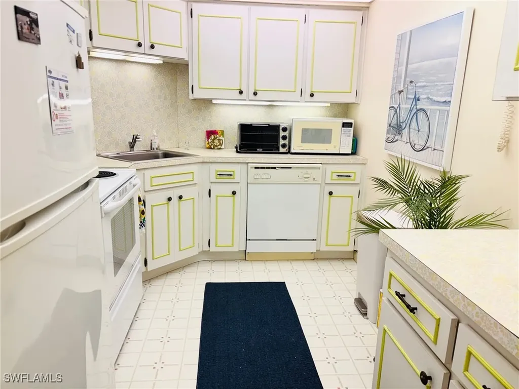 4005 Gulf Shore Boulevard N Naples FL 34103