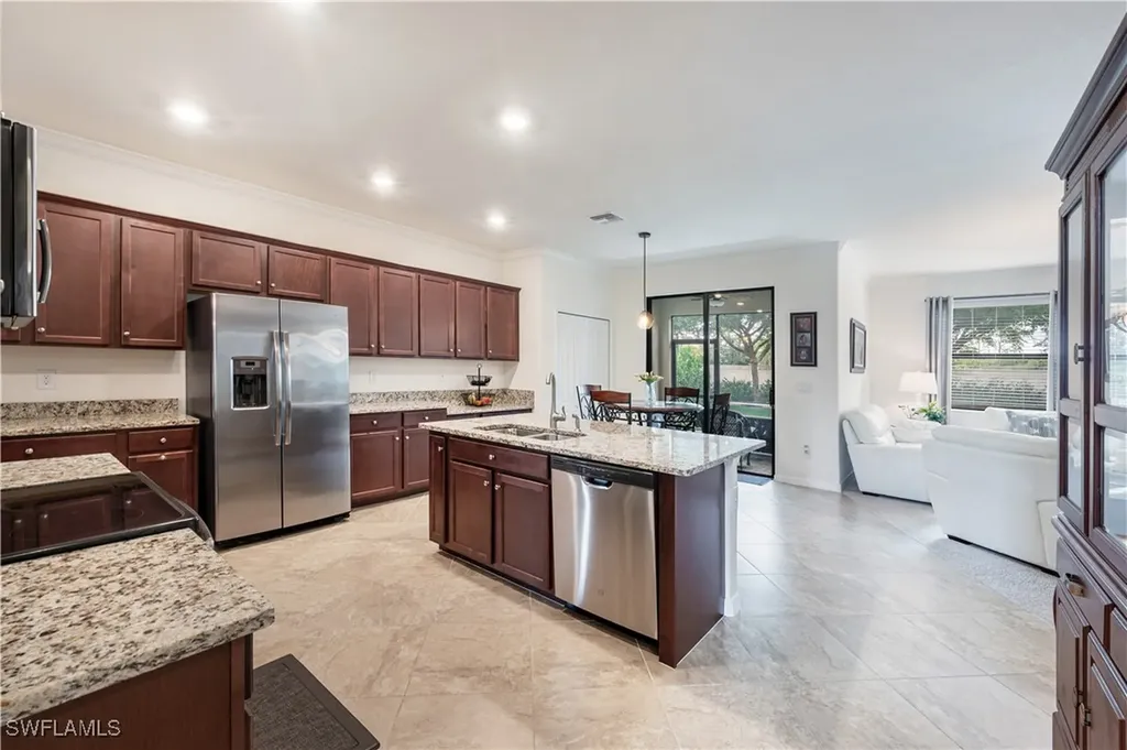 9425 Glenforest Drive Naples FL 34120