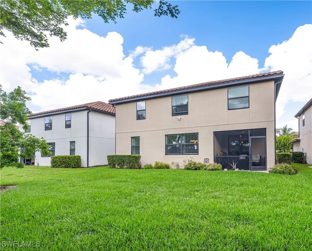 9425 Glenforest Drive Naples FL 34120