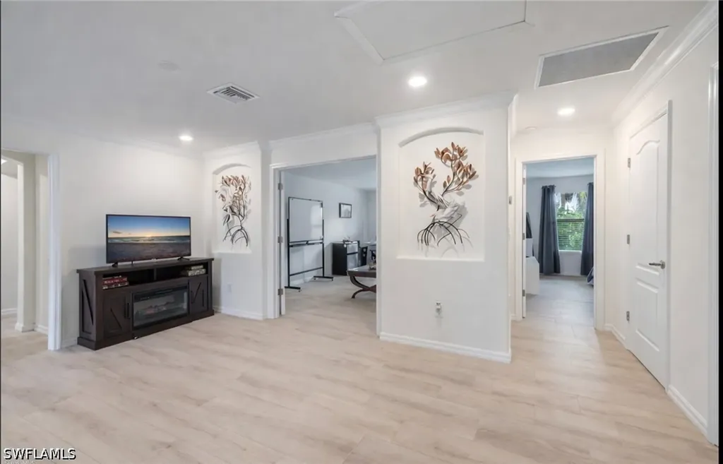 9425 Glenforest Drive Naples FL 34120