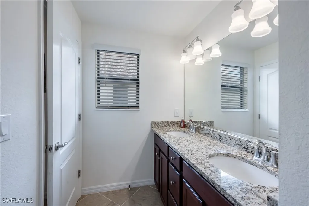9425 Glenforest Drive Naples FL 34120