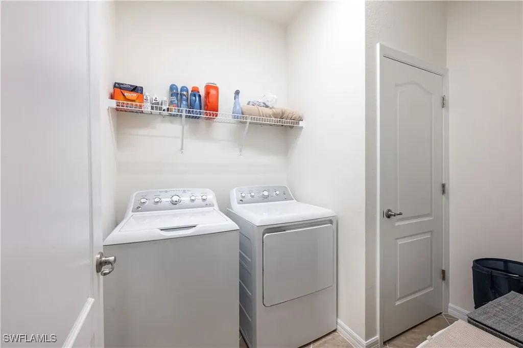 9425 Glenforest Drive Naples FL 34120