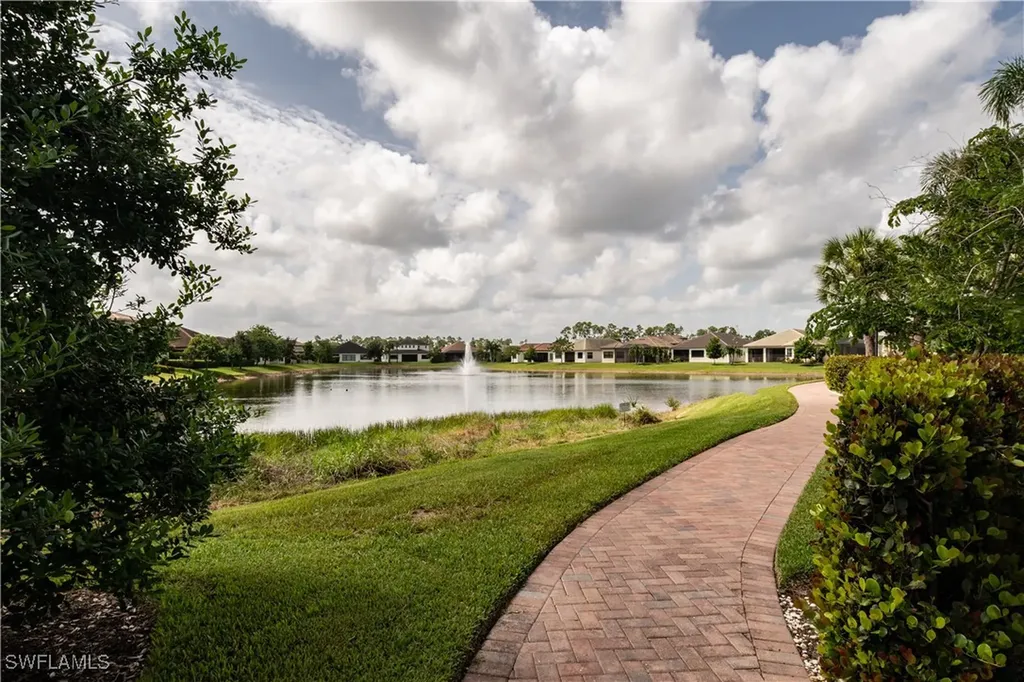 9425 Glenforest Drive Naples FL 34120