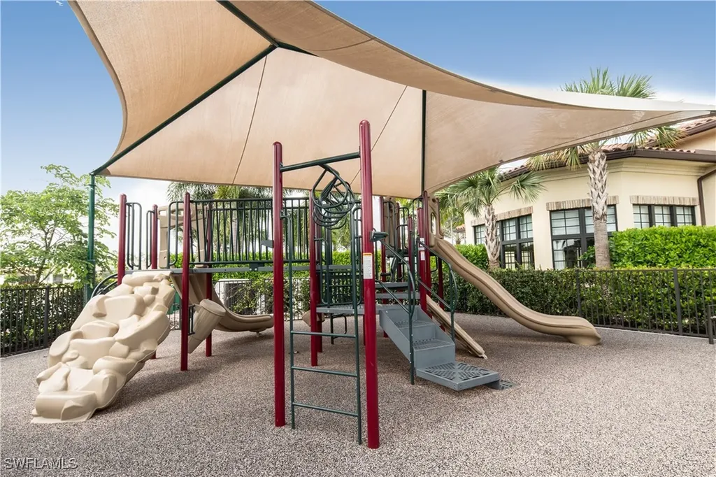 9425 Glenforest Drive Naples FL 34120