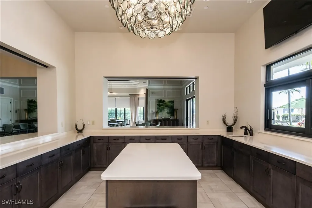 9425 Glenforest Drive Naples FL 34120