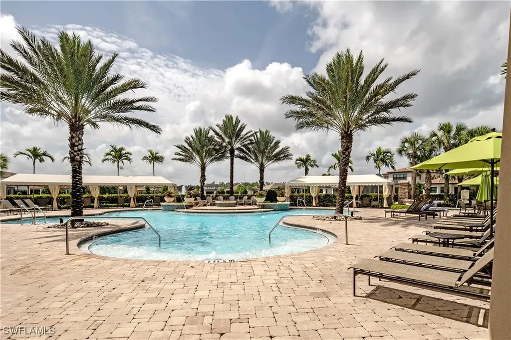 9425 Glenforest Drive Naples FL 34120