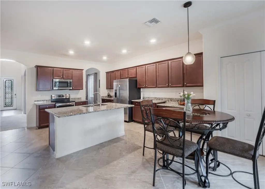 9425 Glenforest Drive Naples FL 34120
