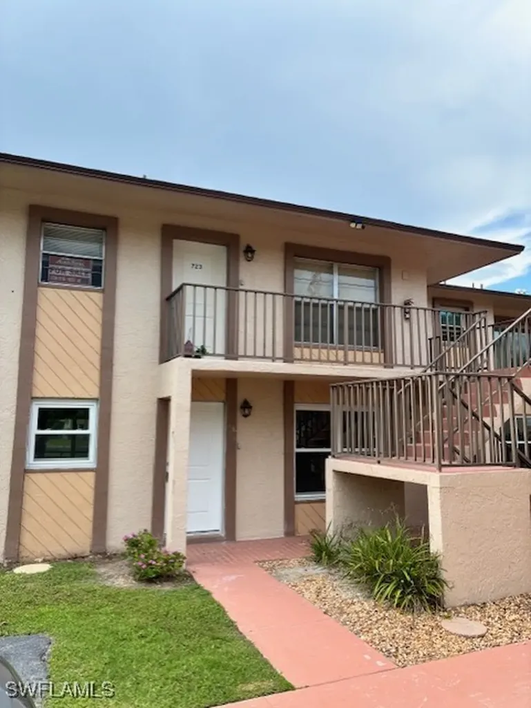16881 Davis Road Fort Myers FL 33908