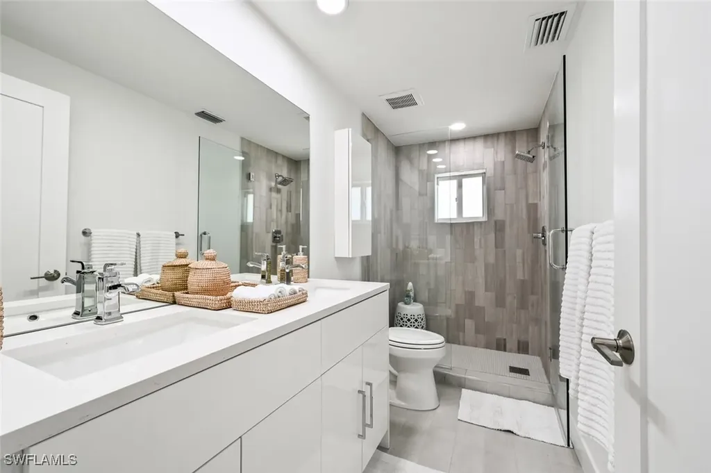 646 Park Shore Drive Naples FL 34103