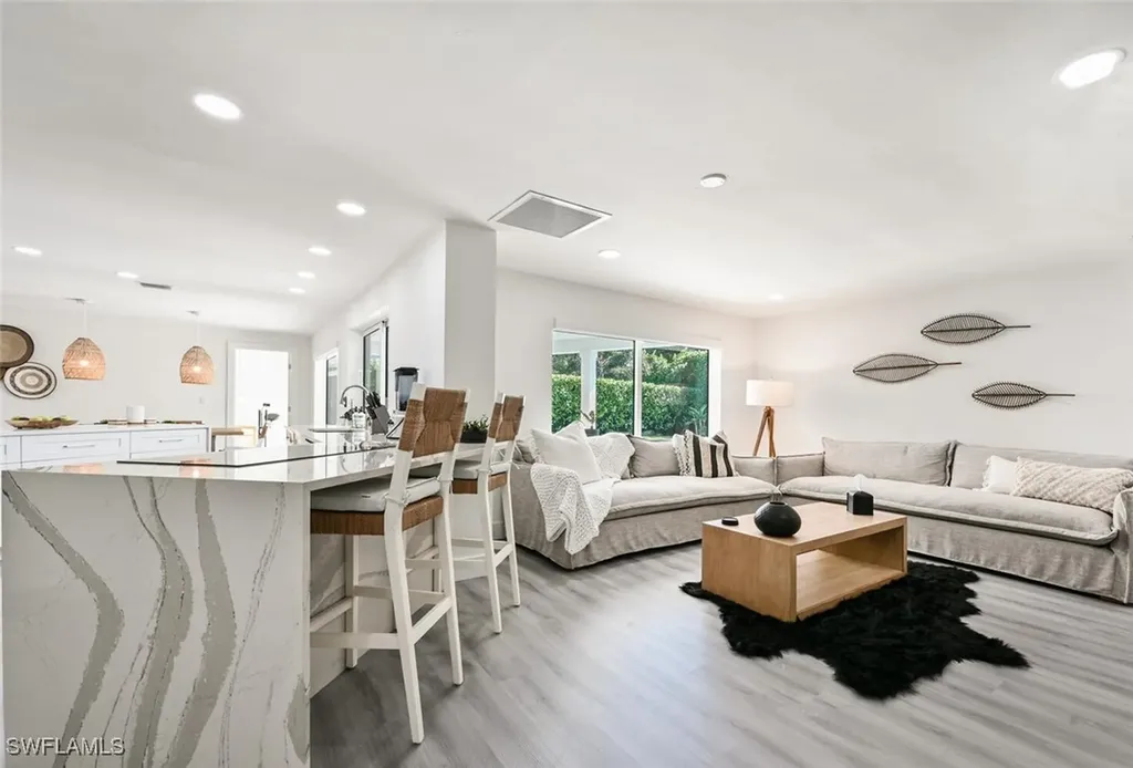 646 Park Shore Drive Naples FL 34103
