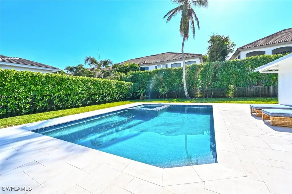 646 Park Shore Drive Naples FL 34103