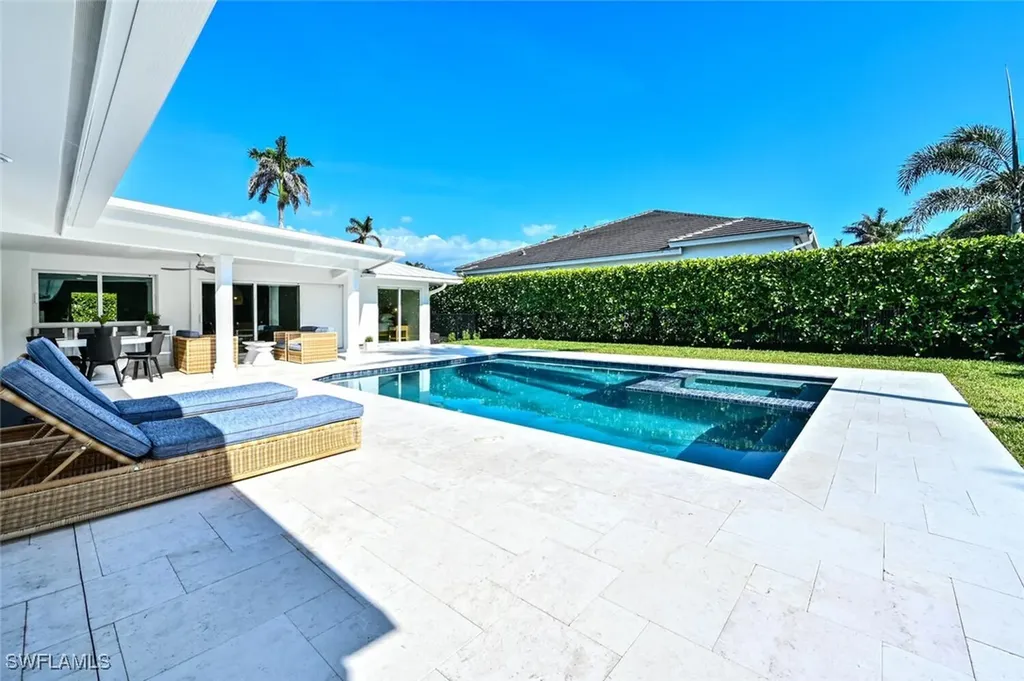 646 Park Shore Drive Naples FL 34103