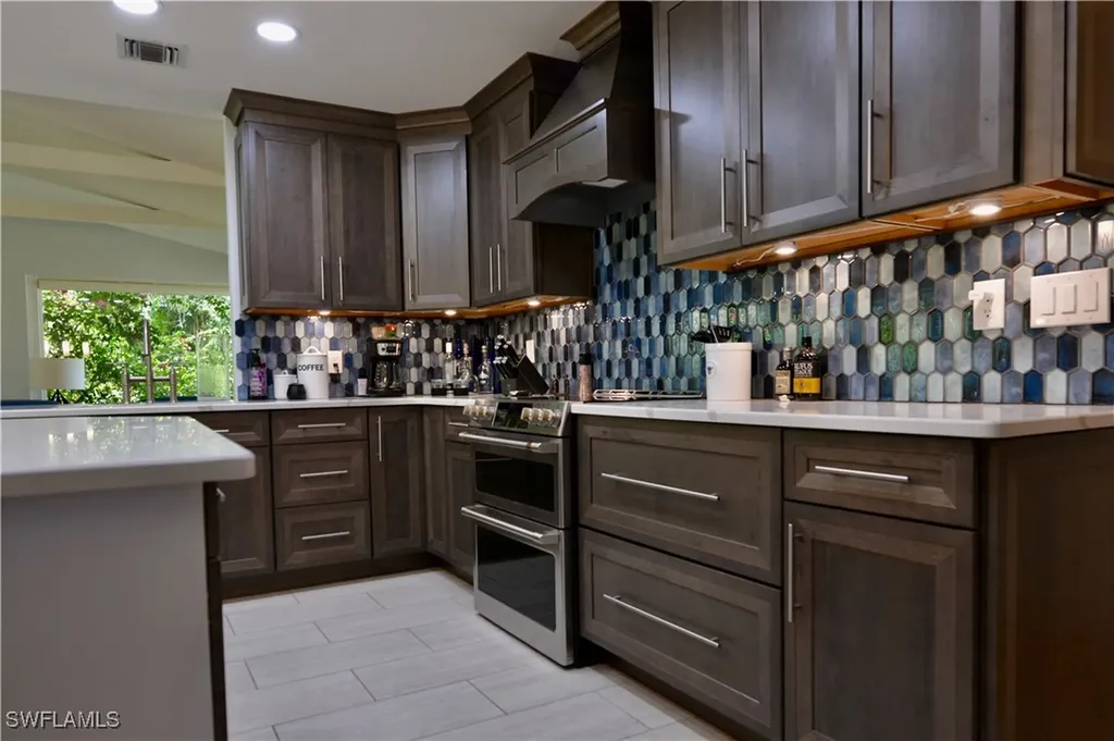 18220 Elmwood Drive Alva FL 33920