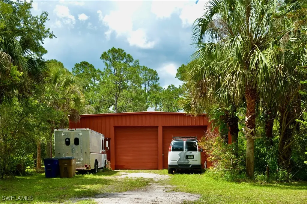 18220 Elmwood Drive Alva FL 33920