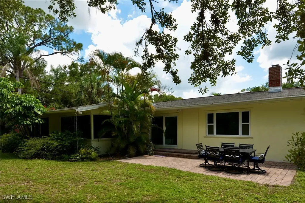 18220 Elmwood Drive Alva FL 33920