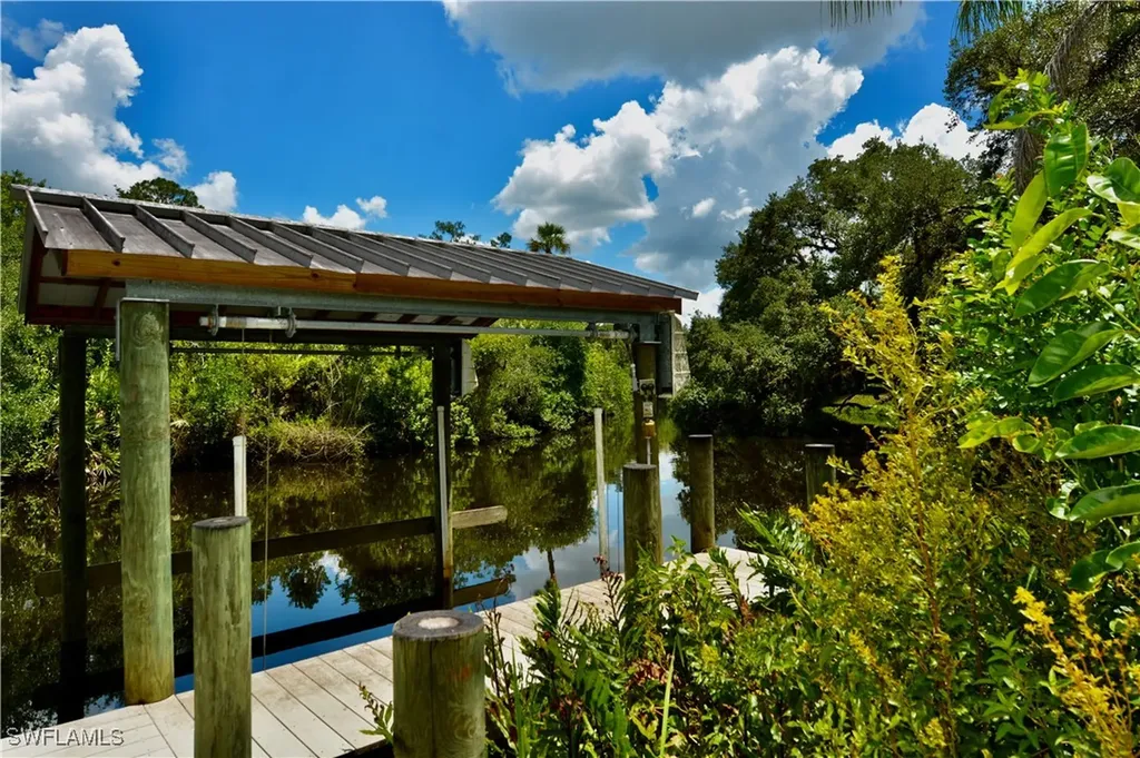 18220 Elmwood Drive Alva FL 33920