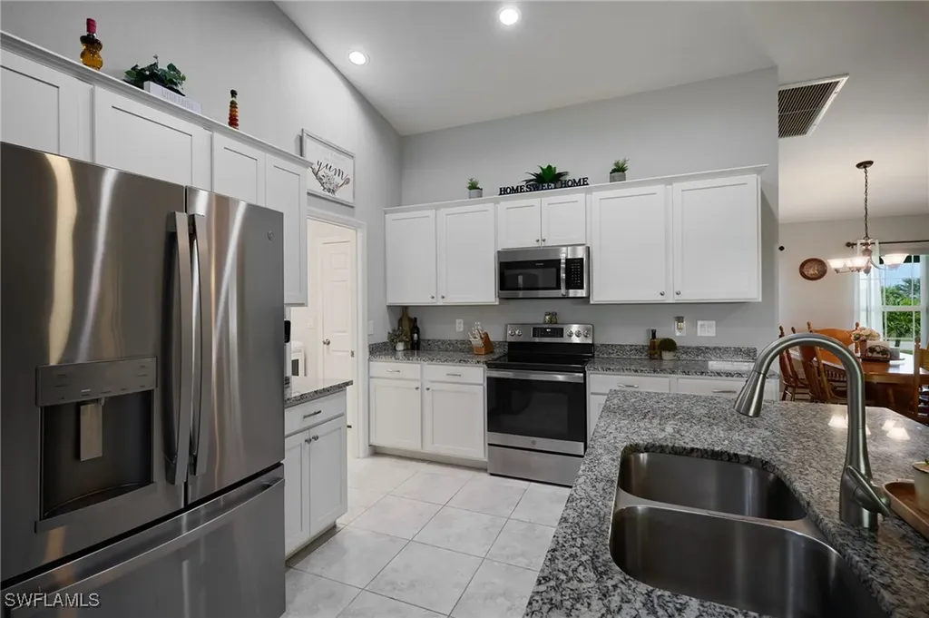 2804 NW 6th Street Cape Coral FL 33993