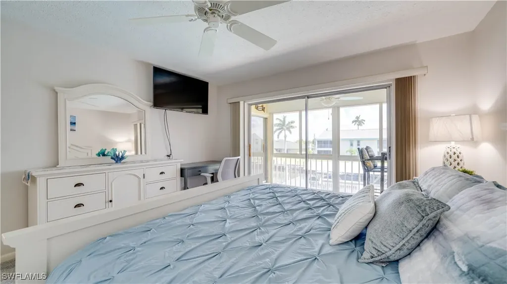 1333 SE 40th Terrace Cape Coral FL 33904