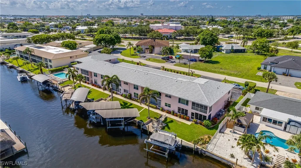 1333 SE 40th Terrace Cape Coral FL 33904