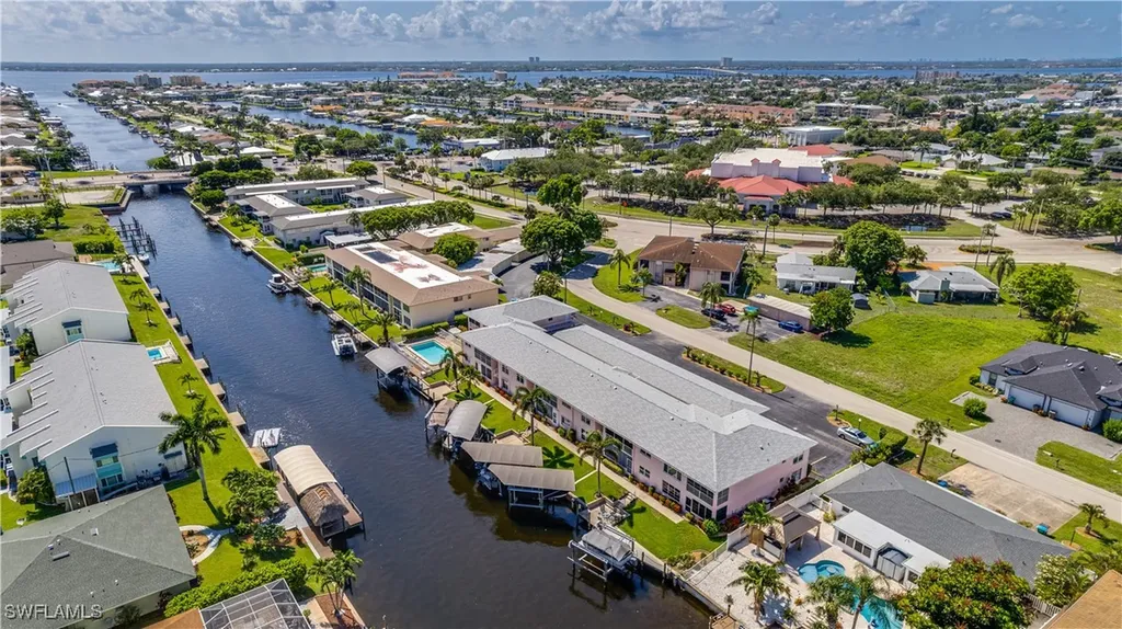 1333 SE 40th Terrace Cape Coral FL 33904