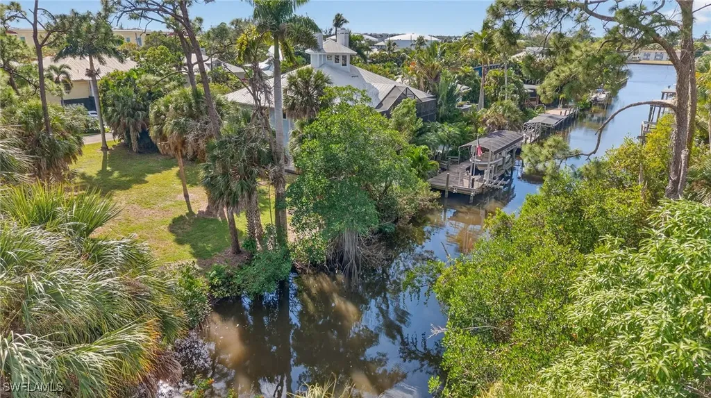 1675 Avion Place Naples FL 34104