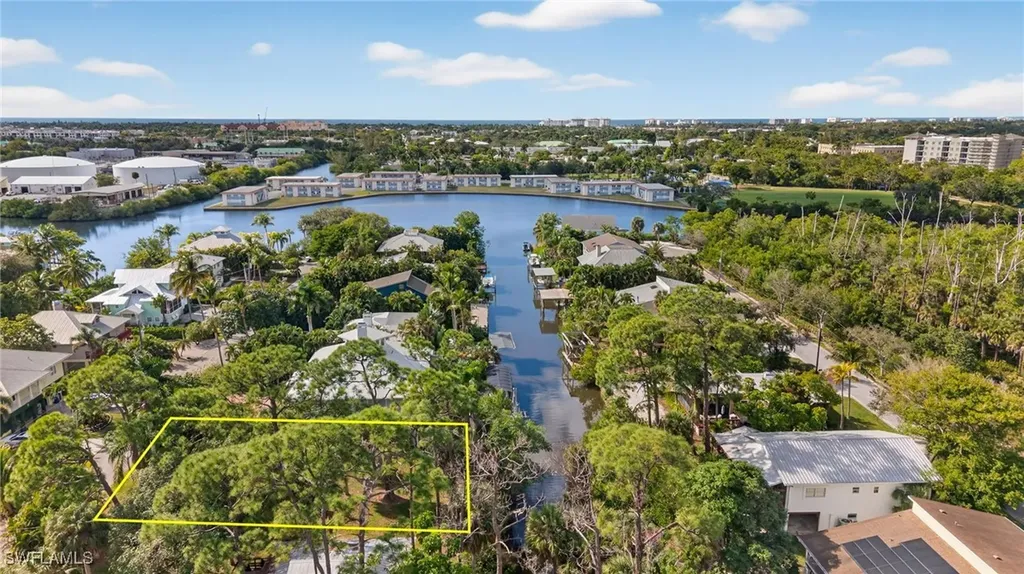 1675 Avion Place Naples FL 34104