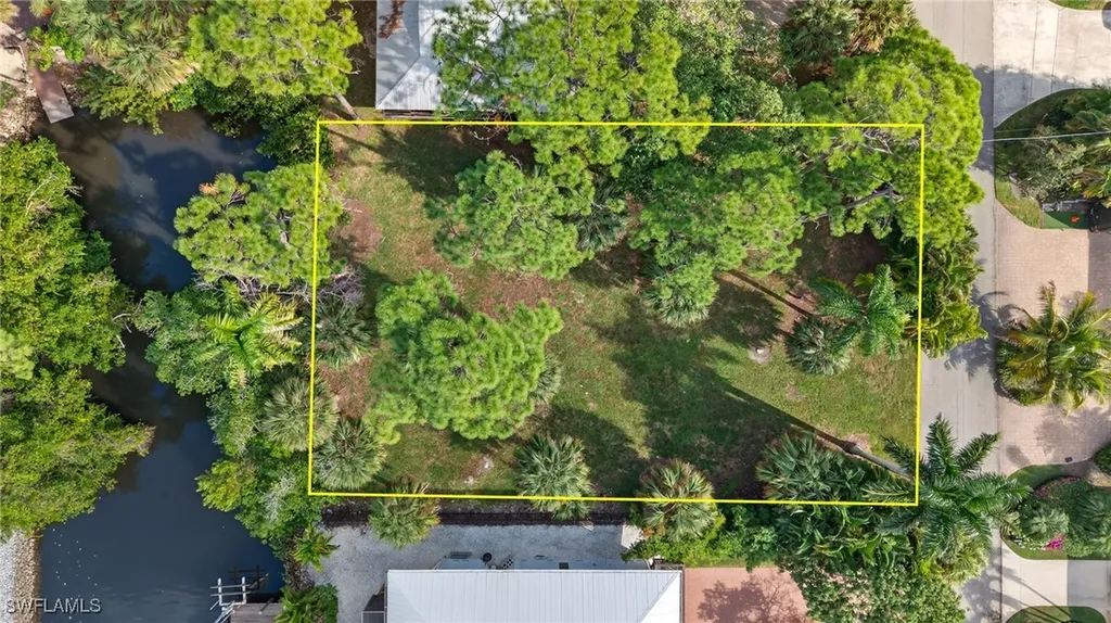 1675 Avion Place Naples FL 34104