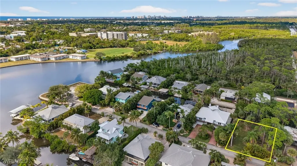 1675 Avion Place Naples FL 34104