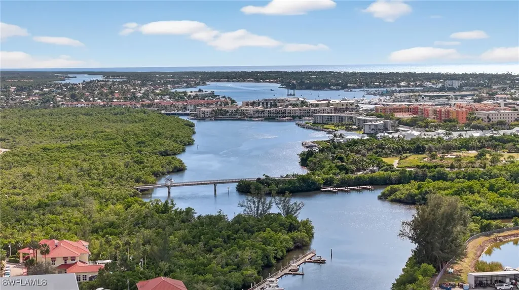 1675 Avion Place Naples FL 34104