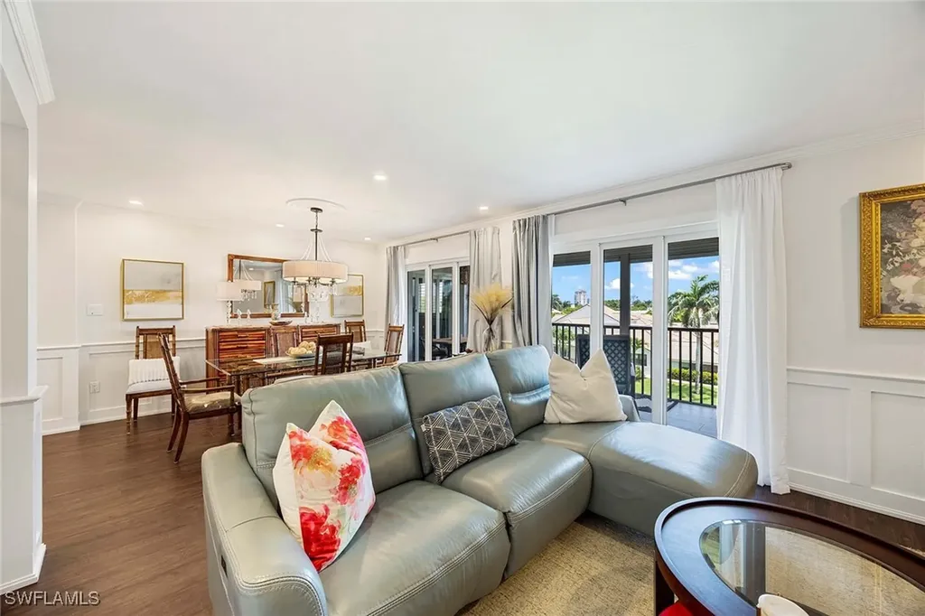 555 Park Shore Drive Naples FL 34103