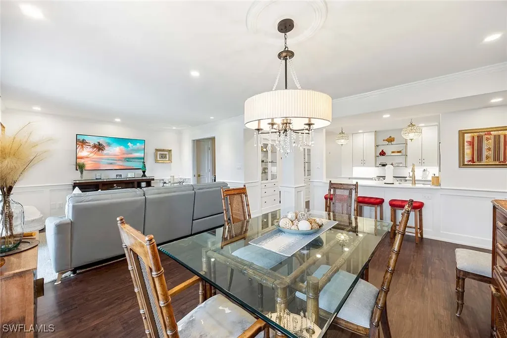 555 Park Shore Drive Naples FL 34103