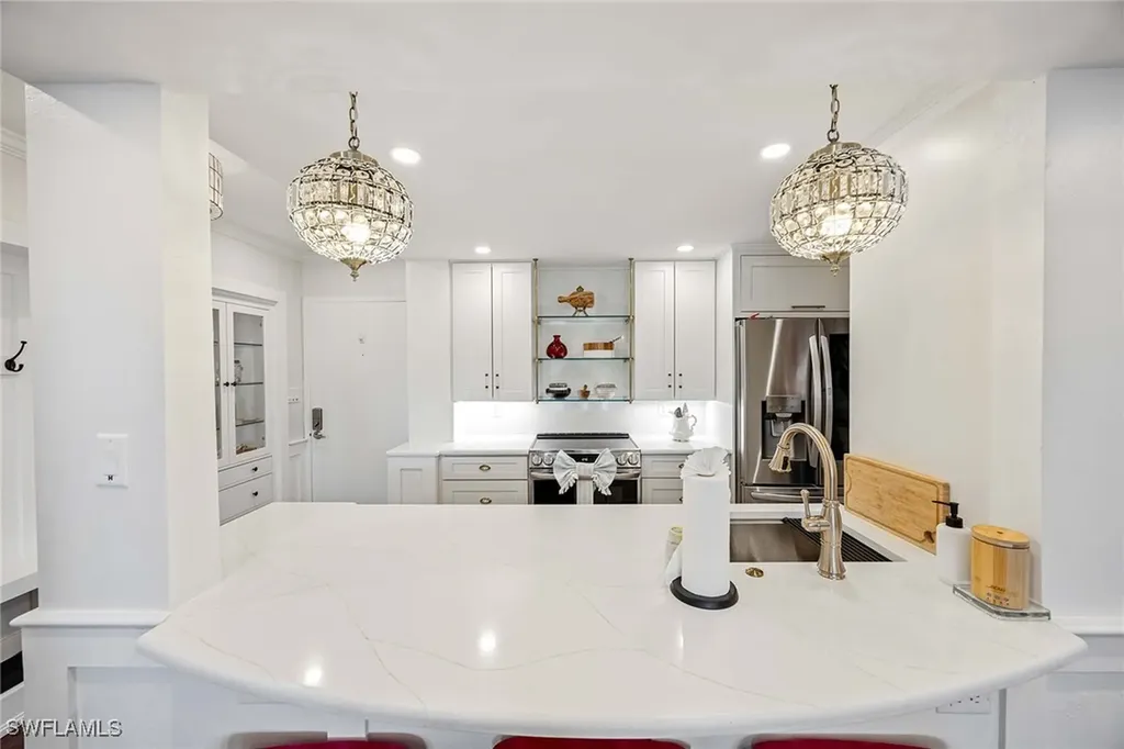 555 Park Shore Drive Naples FL 34103