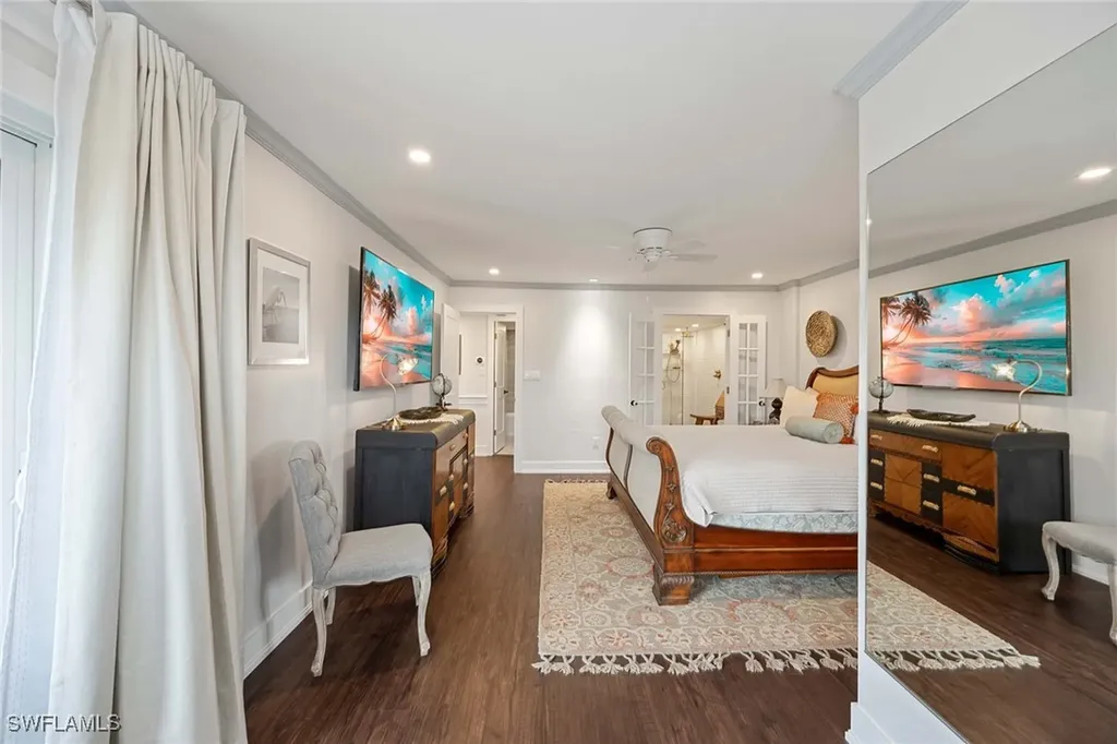 555 Park Shore Drive Naples FL 34103