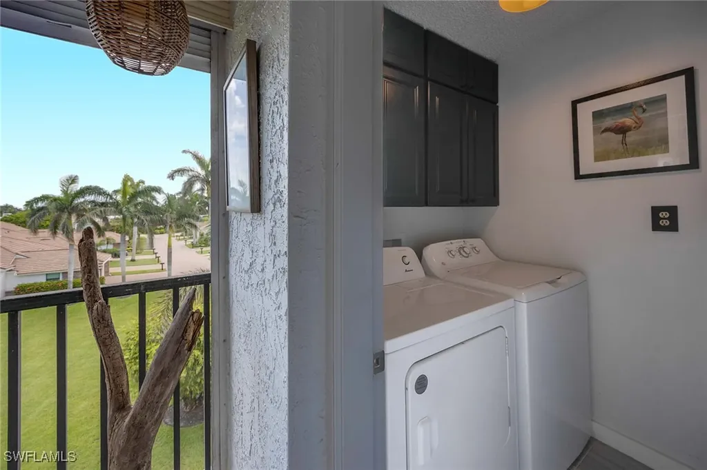 555 Park Shore Drive Naples FL 34103