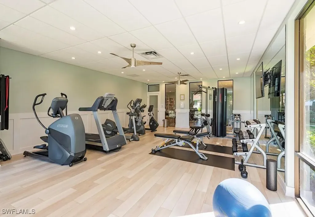 555 Park Shore Drive Naples FL 34103