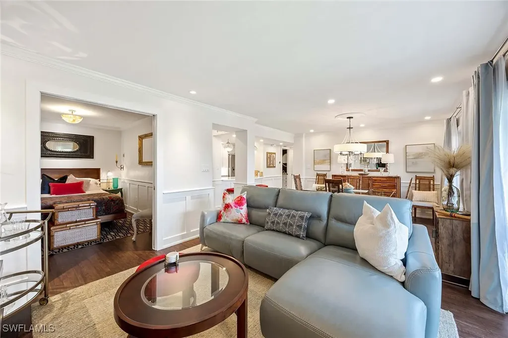 555 Park Shore Drive Naples FL 34103