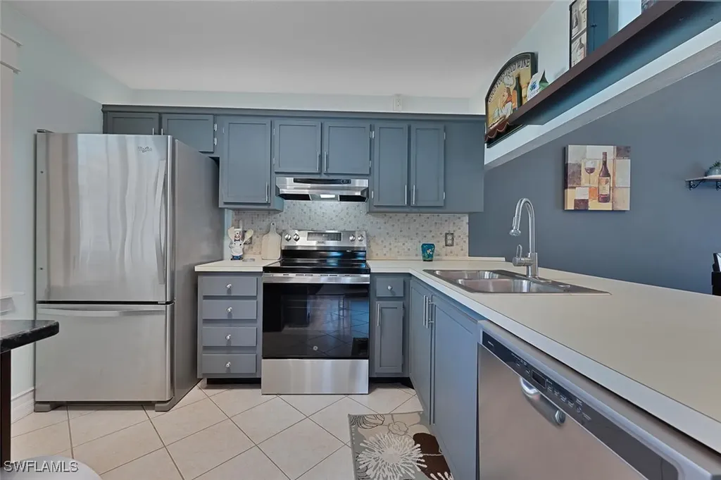 2670 Kings Lake Boulevard Naples FL 34112
