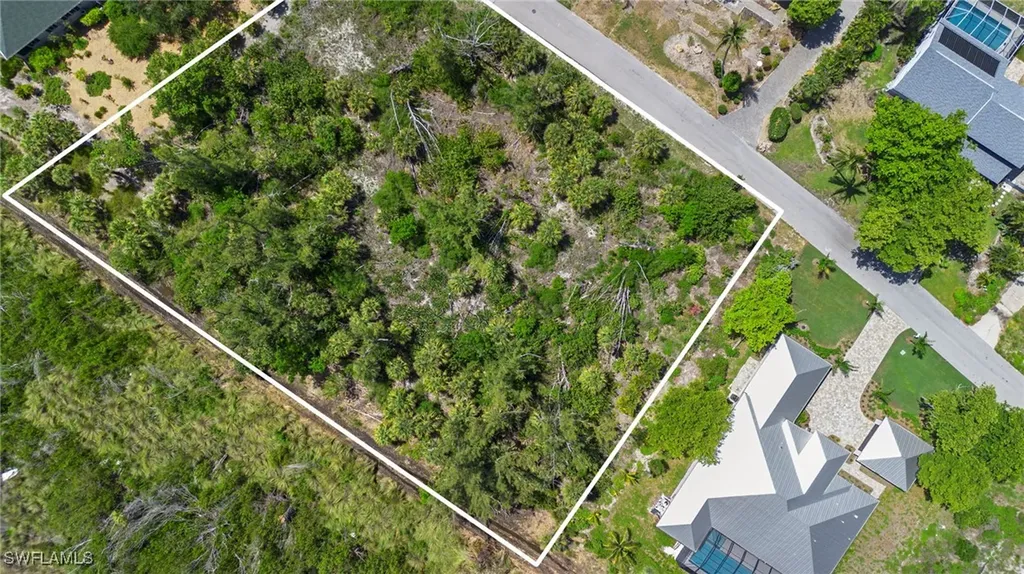 554 Lake Murex Circle Sanibel FL 33957