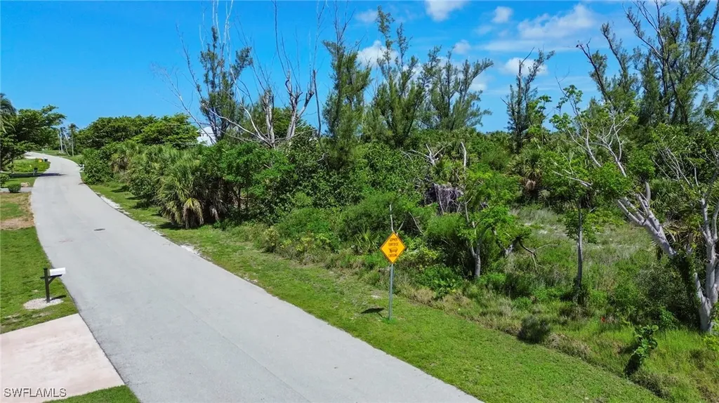 554 Lake Murex Circle Sanibel FL 33957