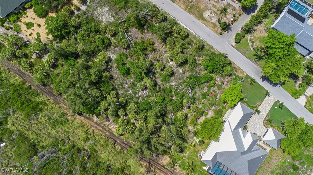 554 Lake Murex Circle Sanibel FL 33957