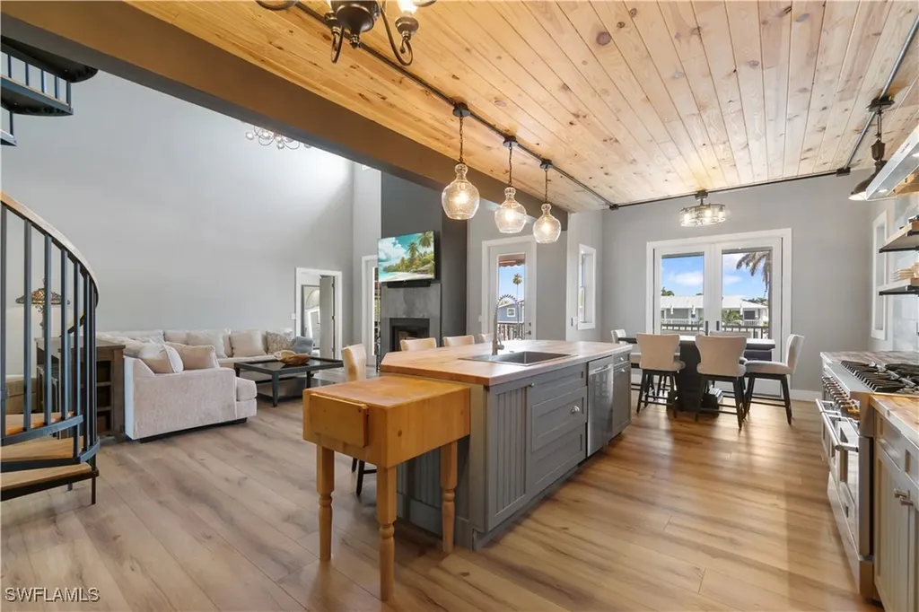 211 Sterling Avenue Fort Myers Beach FL 33931