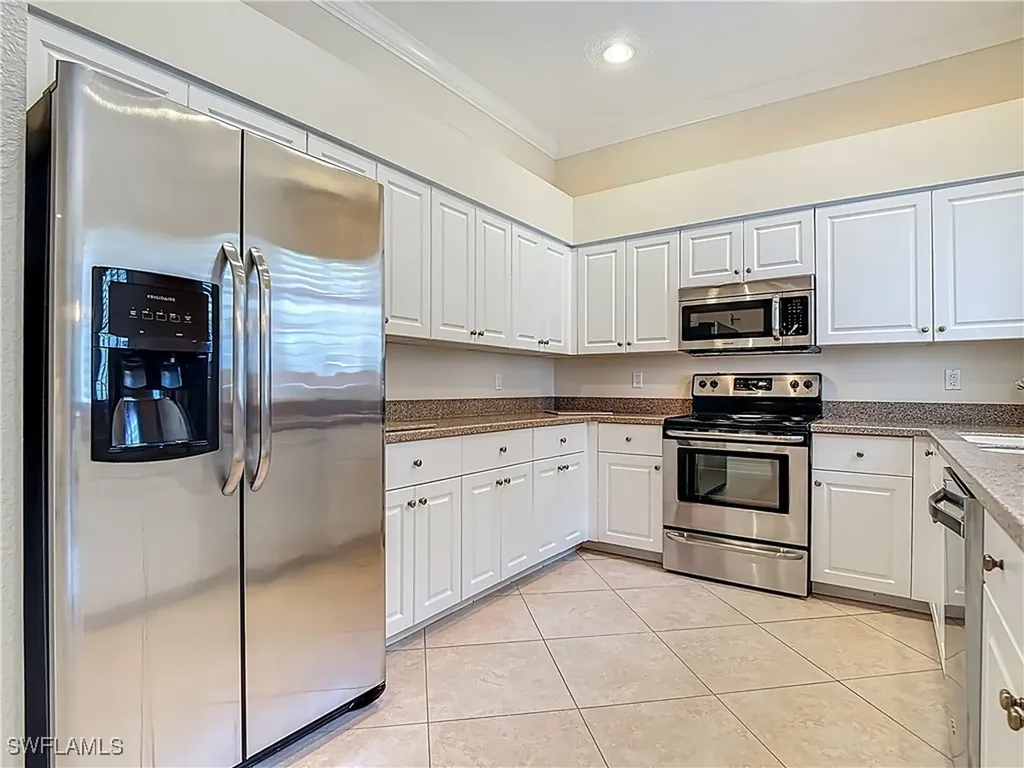 2050 Rio Nuevo Drive North Fort Myers FL 33917