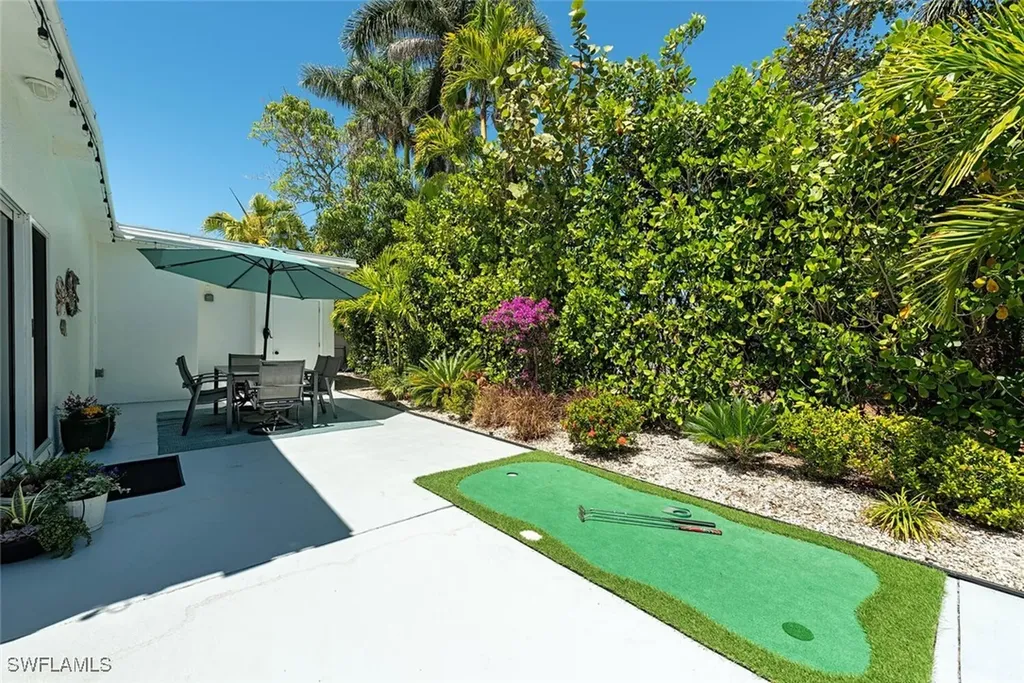 1971 Holiday Lane Naples FL 34104