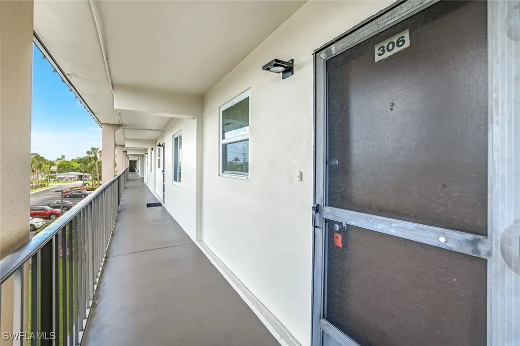 1000 Manatee Road Naples FL 34114