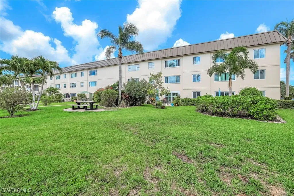 1000 Manatee Road Naples FL 34114