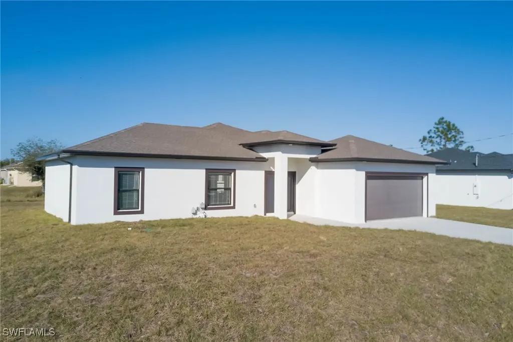 2107 Jefferson Avenue Alva FL 33920