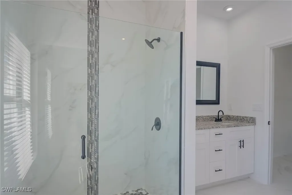 2107 Jefferson Avenue Alva FL 33920